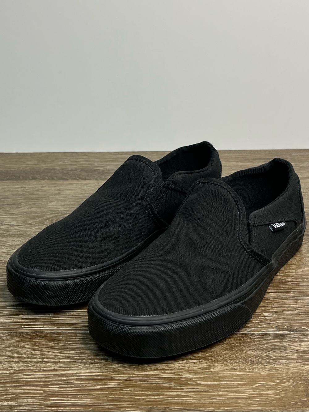 Vans Classic Slip-On Triple Black Canvas Sneakers Women’s Size 8